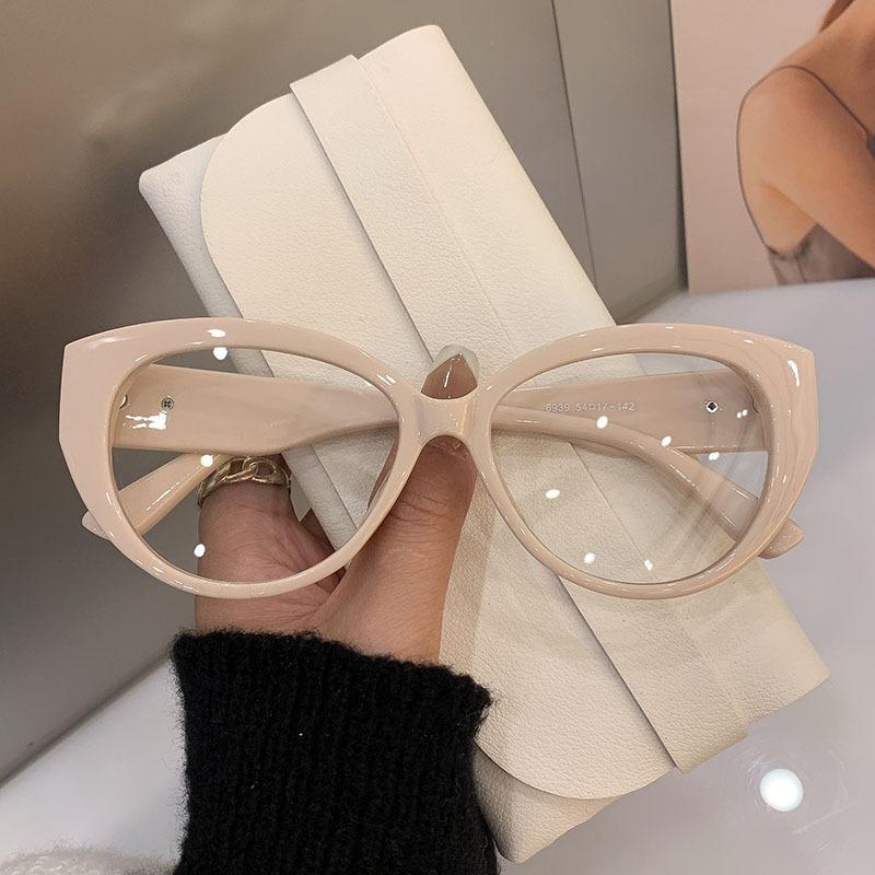 Vintage Cat Eye Sunglasses Women Fashion Love Heart Designer Sun Glasses Sexy Ladies Shades UV400 Luxury Brand