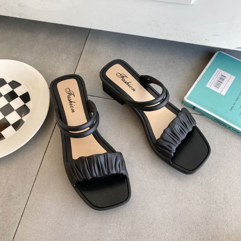 Модные женские тапочки с каблуком — фото 9