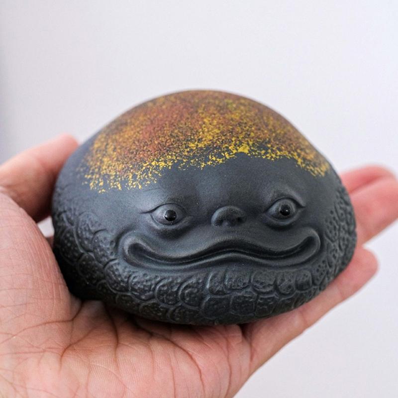 Dreibeinige Kröte aus lila Ton, handgefertigte Tierfigur, Teedekoration, Geschenkidee