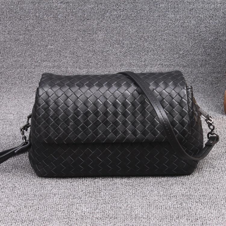 New leather women's bags, trendy women's bags, pure hand-woven women's bags, and the first layer of sheepskin woven bags for women with free shipping.