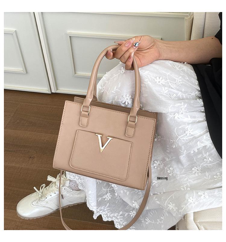Summer 2026 Women's Embossed Letter Tote: European & American Fashionable Versatile Handbag/Shoulder Bag