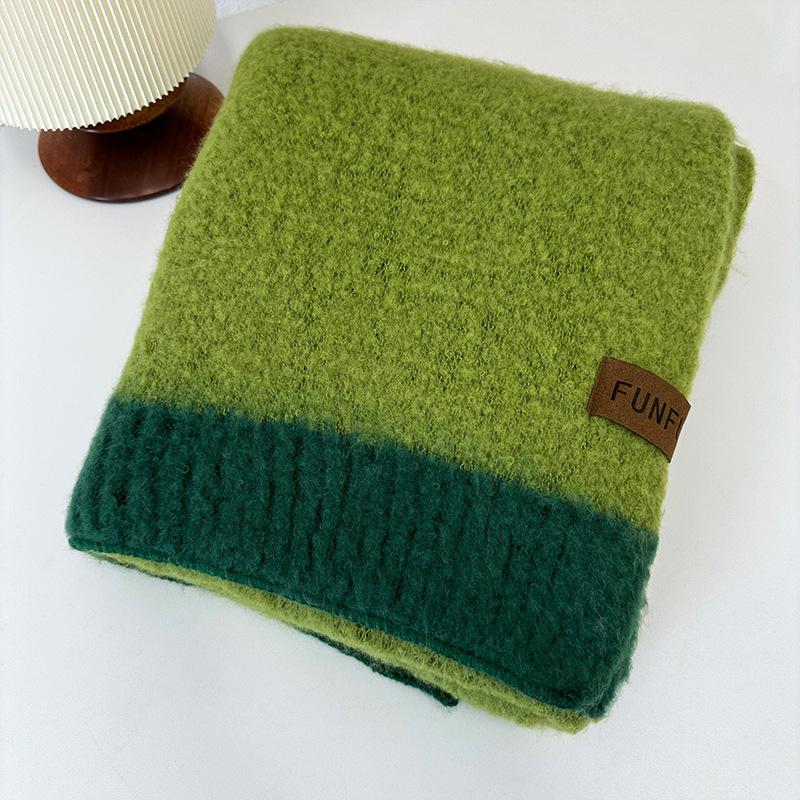 Autumn and winter new thickened long fluffy high-end scarf warm thickened contrasting knitted scarf