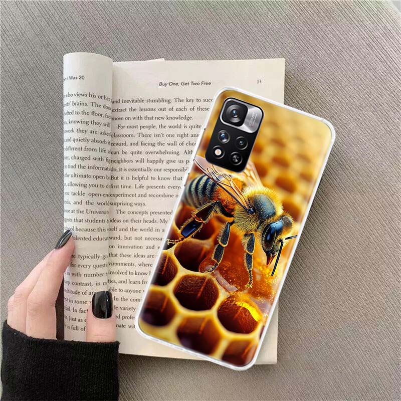 

Bees and Honey in the Honeycomb Phone Case For Redmi Note 13 12 Pro Plus 14 15 Pro 5G 11 11T 11E 11S 10 Pro 10S 9 9S Cover Cell Redmi Note 14 Pro 4G