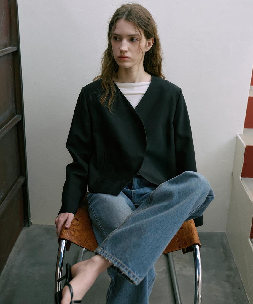 LAMEREI V-Neck Curved Short Jacket[Lmbfspjk110]-2Color