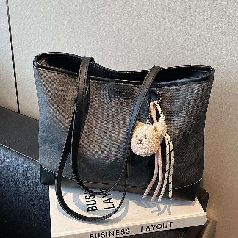 Casual commuting women's large-capacity bag 2025 autumn new fashionable simple foreign style hand-to-shoulder tote bag