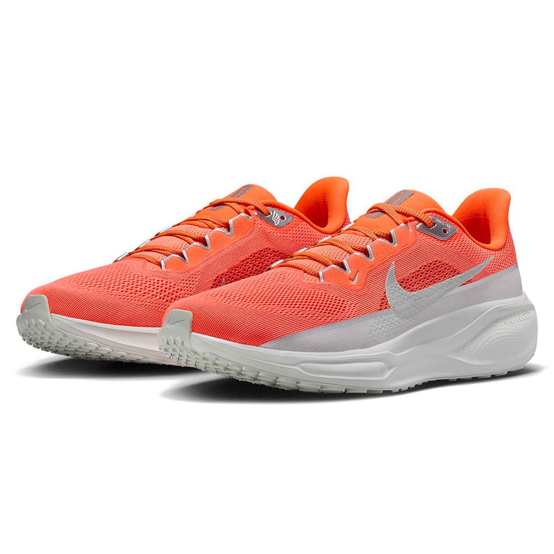 

Nike Pegasus 41 Premium в Hyper Size (HQ2938-800) Малиновый/Безопасный оранжевый/Фотопыль/Металлический серебристый, 25,0 см