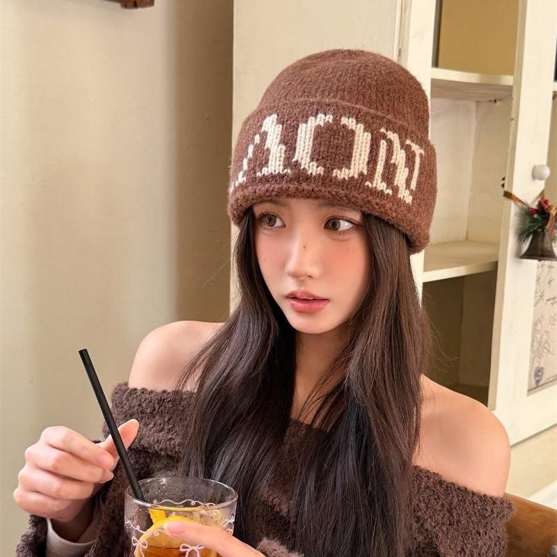 New Big Head Wool Hat for Women In Autumn and Winter Face Showing Small Letters Knitted Hat Red Warm Hat Cold Hat Men
