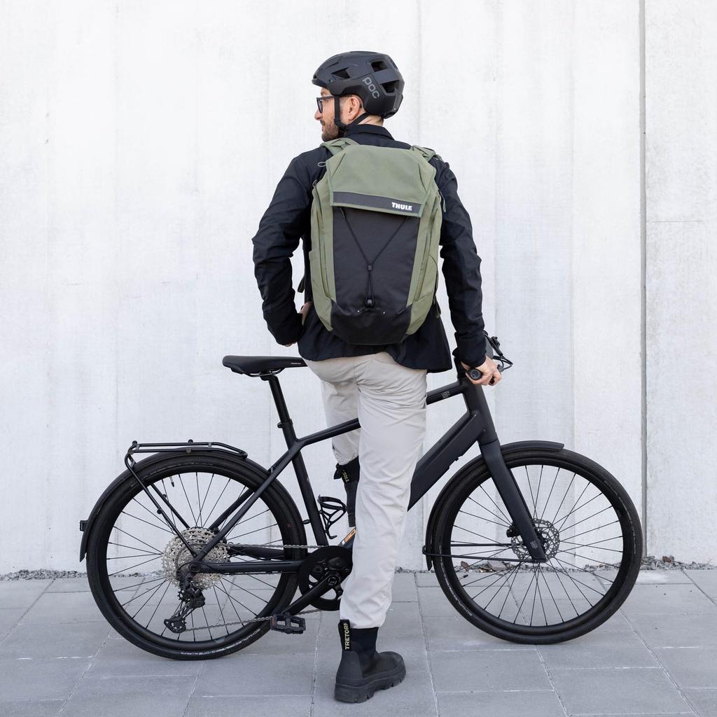 Thule Paramount Bike Commute Backpack 28L Premium YKK Zipper 420D Nylon Fabric PFC Waterproof Finish Black