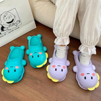 Fluffige und niedliche Baby-Dinosaurier-Hausschuhe und Schuhe zum Schweben