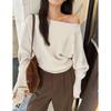 A New Autumn Sweater for Women, A One-shoulder Knitted Sweater with A Loose, Laid-back and High-end Off-the-shoulder Look