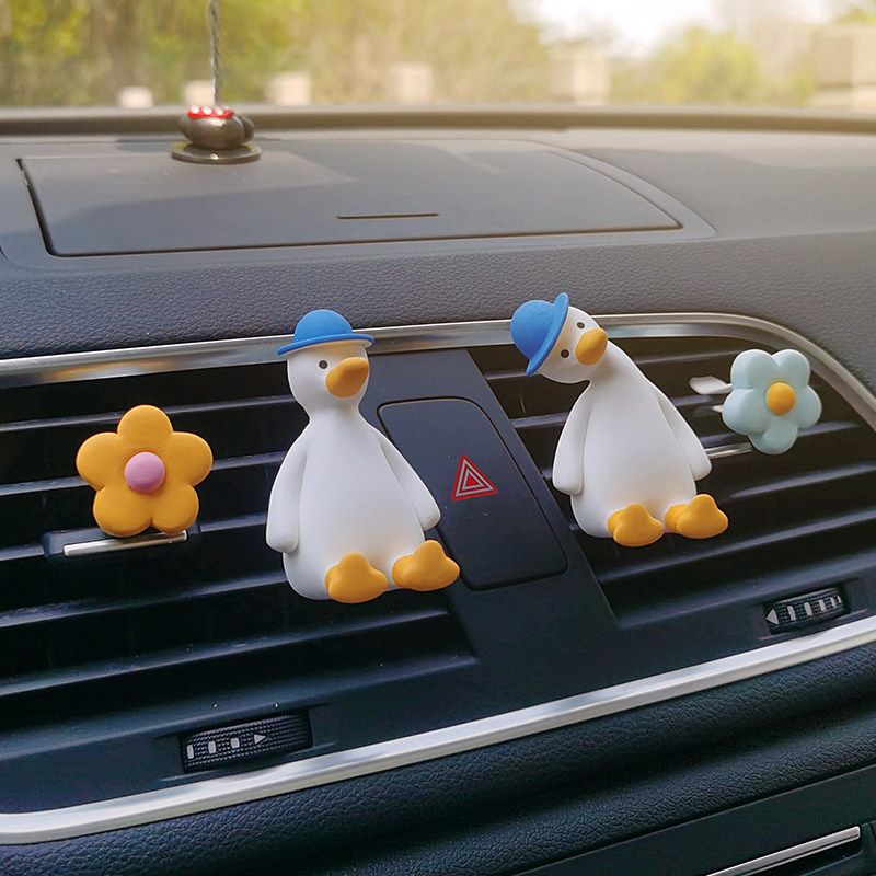 Auto Perfume Aromatherapy Cute Cheering Duck Head Tilt Duck Air Conditioner Air Outlet Clip Car Interior Ornaments Ins Fragrant Stone