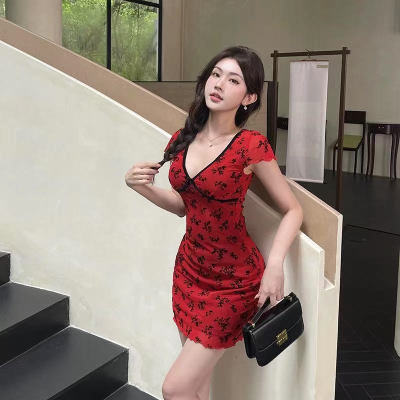 

[Dark Fragrance] Retro V-neck floral skirt swimsuit, thin belly-covering split boxers, conservative hot spring swimsuit XL червоний