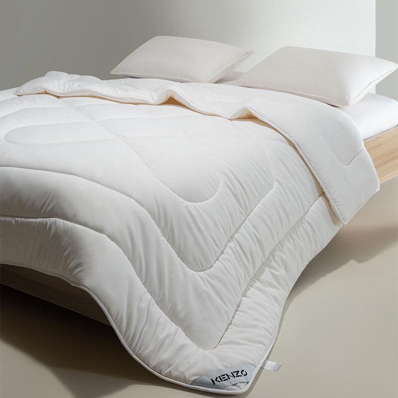 

KENZO Tiger Head Embossed Soybean Fiber Duvet