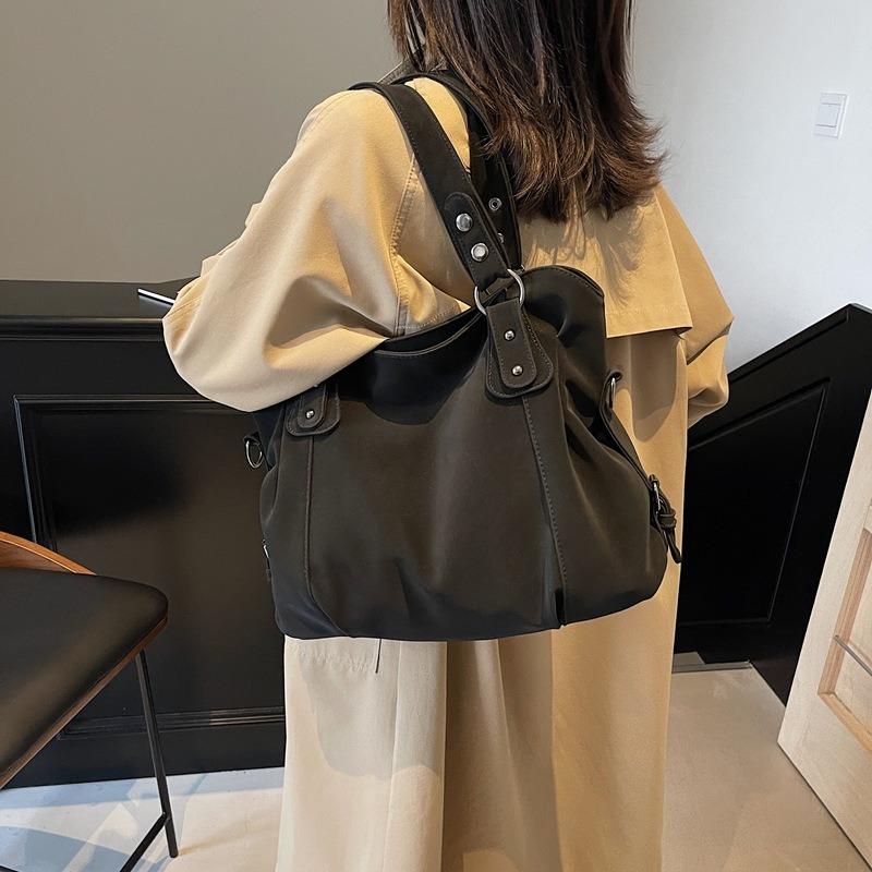 Niche design casual versatile tote bag women's new autumn and winter large-capacity shoulder messenger commuter bag