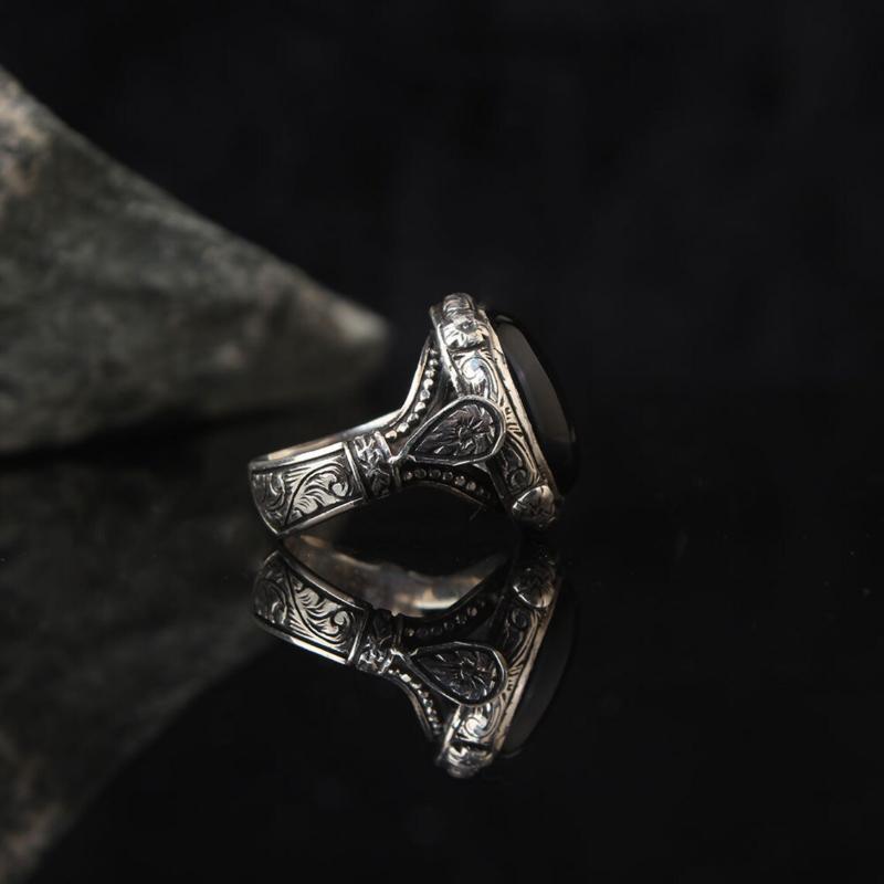 Popular Moda Punk Con Incrustaciones De Piedras Negras Talladas Anillo Retro Anillo Masculino