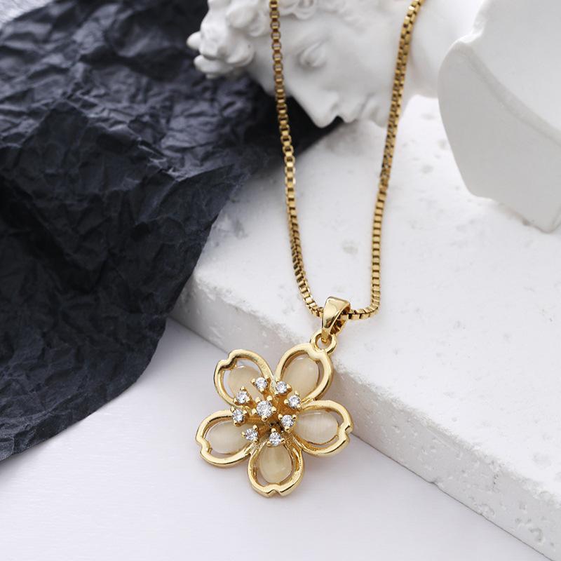 Fashionable Heart Titanium Steel Necklace: Women's Clavicle Chain, Hip Hop Style, Niche Design.