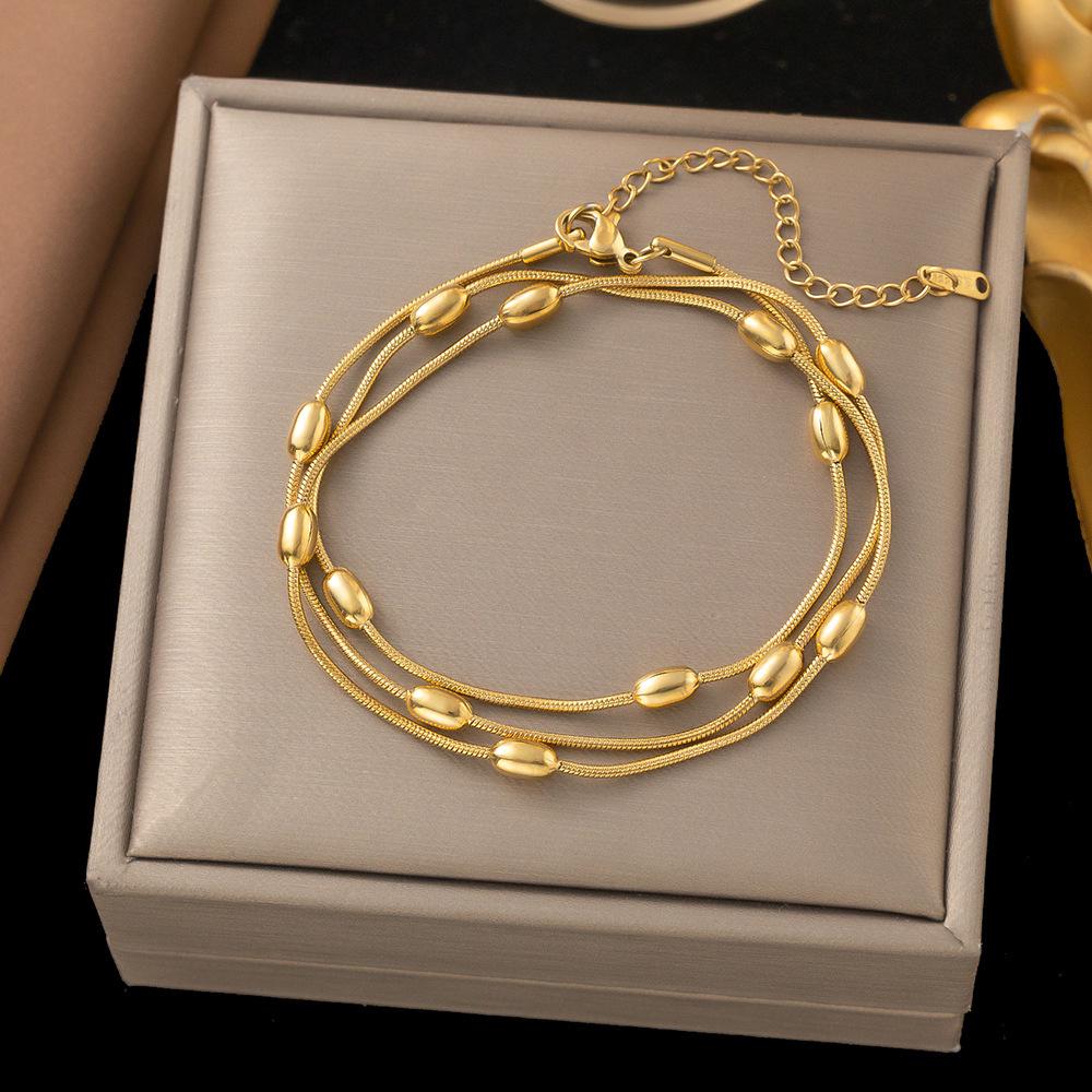 Preferred Bracelet 2: Qi Yun Fashionable Stainless Steel Cross Bracelet - Trendy, Statement, Light Luxury Jewelry.