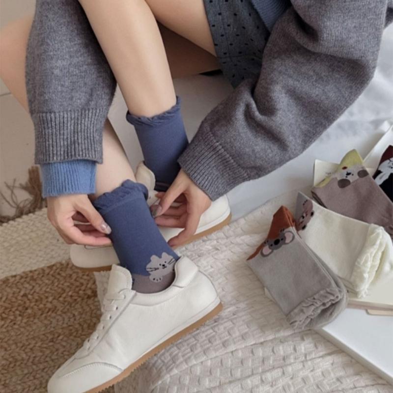 Fashionable Middle Calf Socks with Cartoon Animal Designs in Soft Cotton Bubble Cuffs Crew Socks Hosiery for Women Teens