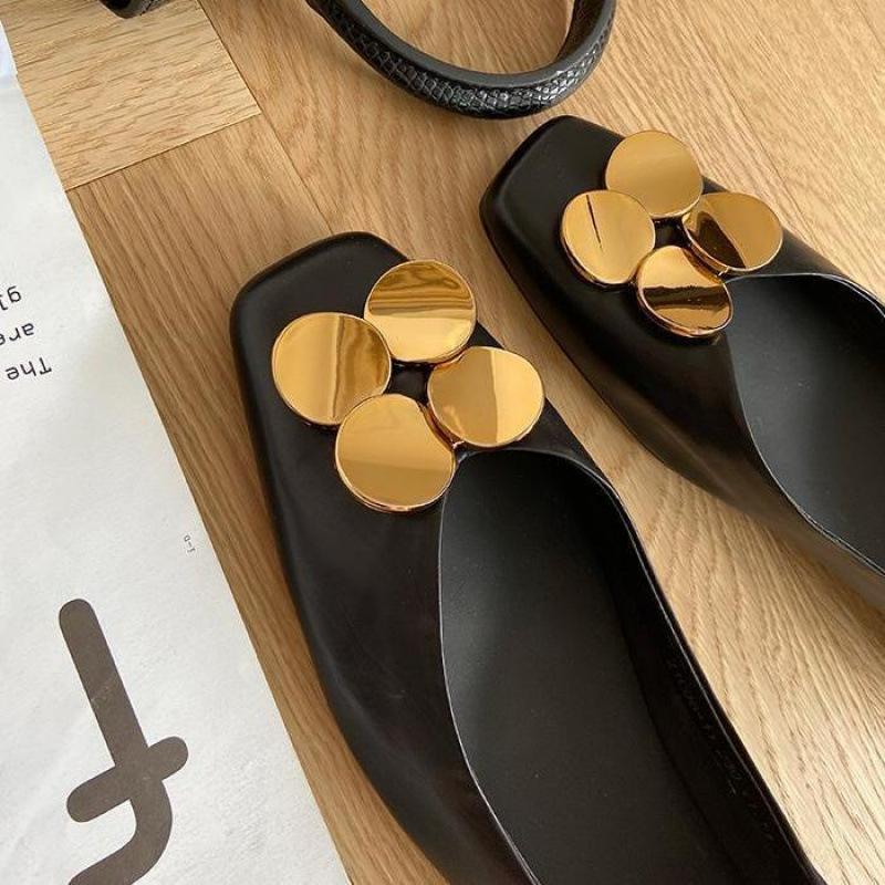 Metal square head single shoes women's versatile spring and autumn 2025 new flat bottom shallow mouth low heel retro grandma shoes ladyshoes