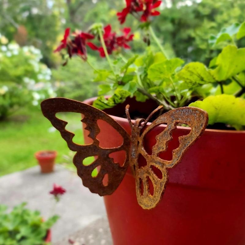 Garden Hanging Butterfly Figurine Decoration Iron Butterfly Ornament Outdoor Fence Yard Cute Iron Statue Gift