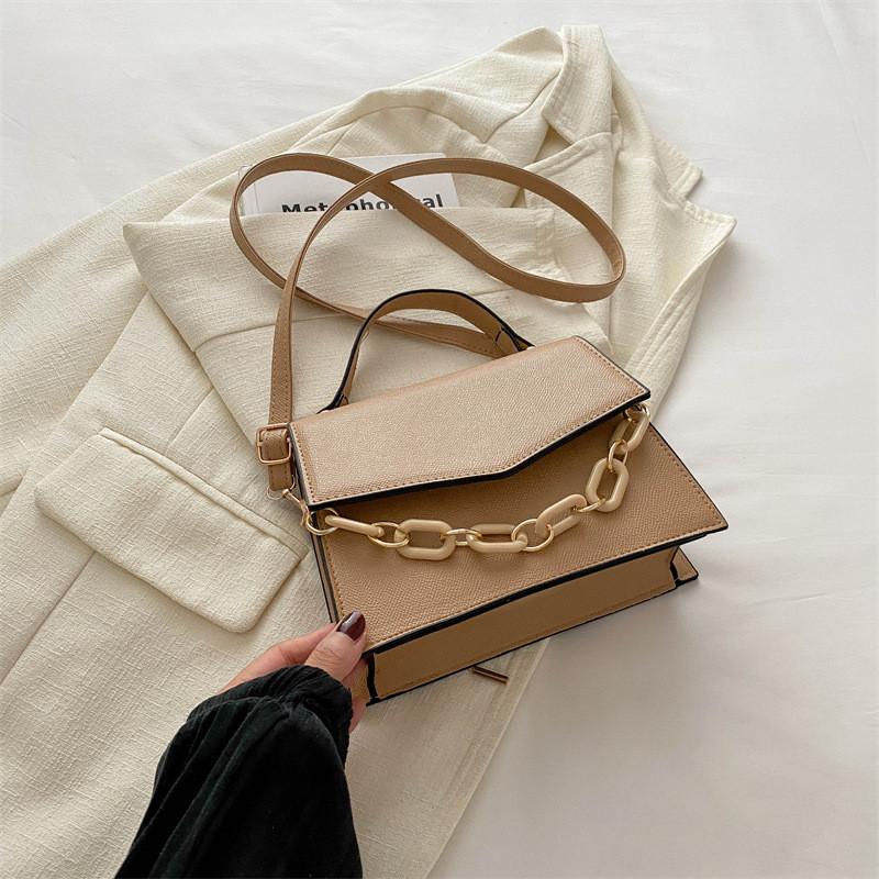 Chic Red Small Crossbody Bag Fashionable Simple Design For Modern Outfits