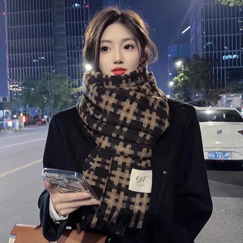 Versatile Korean version of tic-tac-toe plaid scarf for women's winter high-end women's winter long shawl imitation cashmere plaid