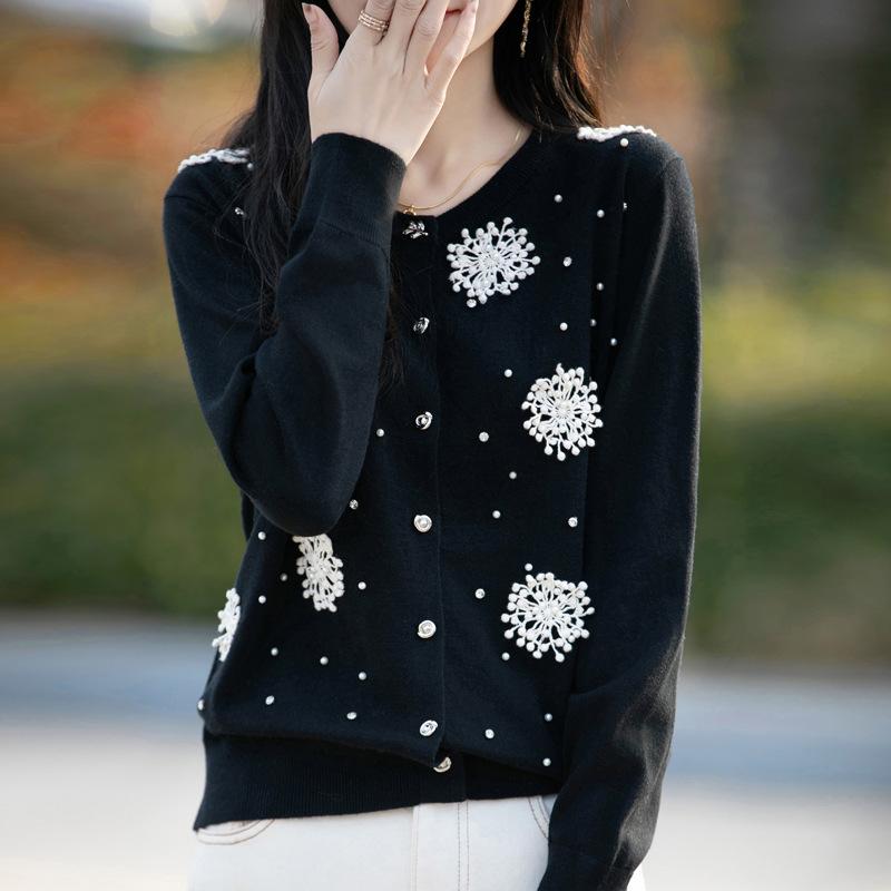 

Вязаный кардиган ручной работы с трехмерным эдельвейсом, уникальный и нежный, с круглым вырезом. XXL чёрный