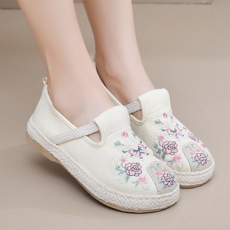 Butterfly embroidered shoes, Chinese Hanfu shoes, new summer baotou casual trend fisherman cloth shoes