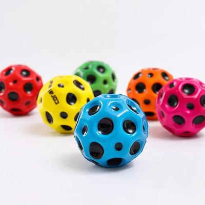 Nützlicher Lochball, Kinderspielzeug, weicher, sturzsicherer, mondförmiger Gummiball mit extrem hohem Sprung, Kinderspiele im Freien, Sportspielzeug, Bälle