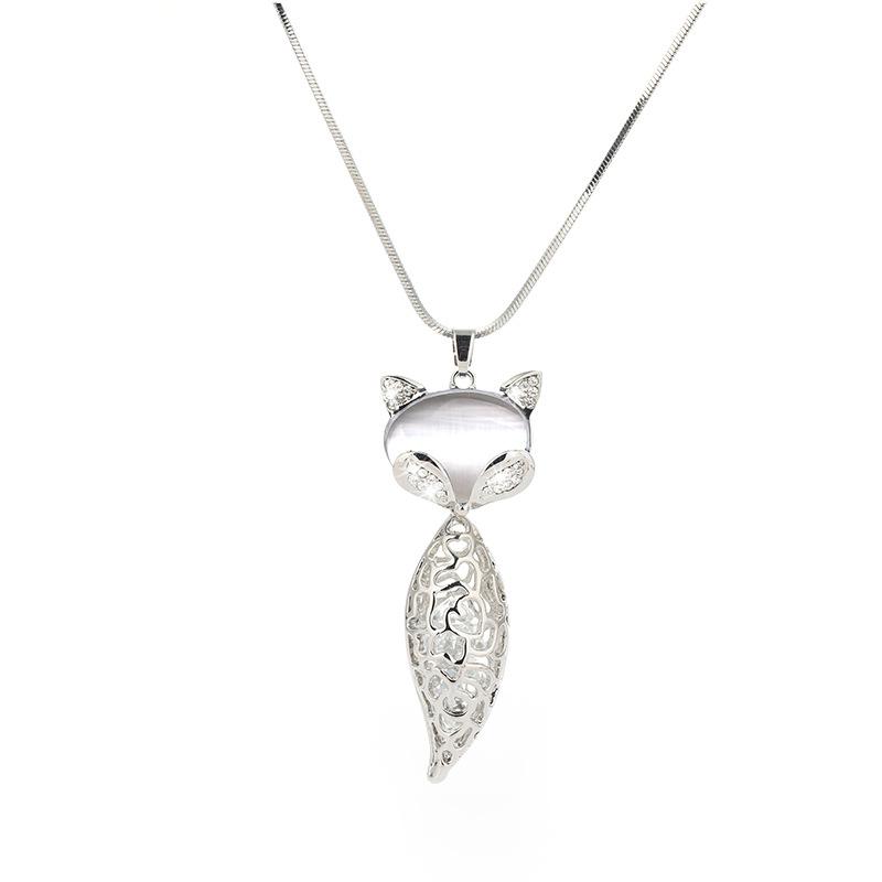 Suijue Day Classic Crystal Fox Pendant Long Sweater Necklace Versatile Clothes Accessories Pendant