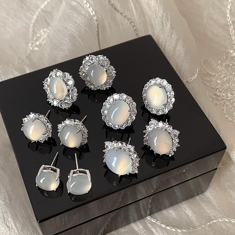 Elegant Chinese Style Chalcedony Zircon Stud Earrings: Unique, Versatile, Trendy Jewelry for Women