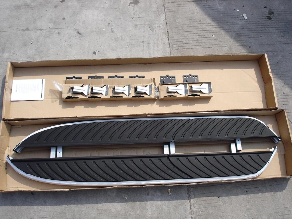 Side Steps & Foot Pedals for Land Rover Discovery 4 & Freelander 2