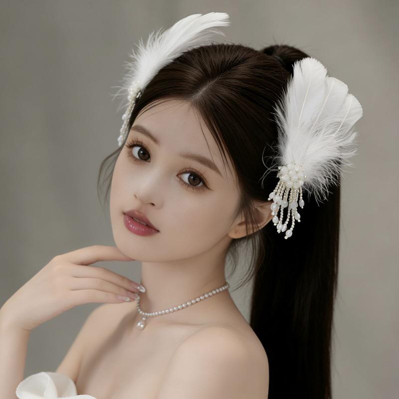 White Feather Tassel Headdress: Bridal Hair Clip for Photography & Travel