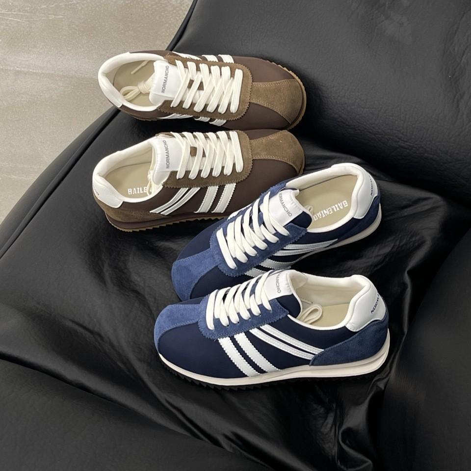 In the autumn of 2025, the new flat-bottomed color matching Dexun Forrest Gump shoes are versatile, casual sports jogging women's shoes.