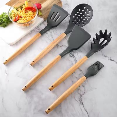 Silicone Kitchen Tools Wooden Handle Kitchenware Set Non Stick Pot Wooden Handle Silicone Scoop Kitchen Utensils Tableware