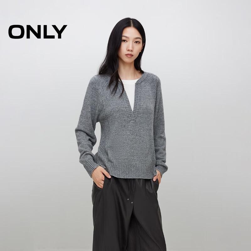 ONLY Women s Faux Two-Piece Color Block V-Neck Knit Sweater S