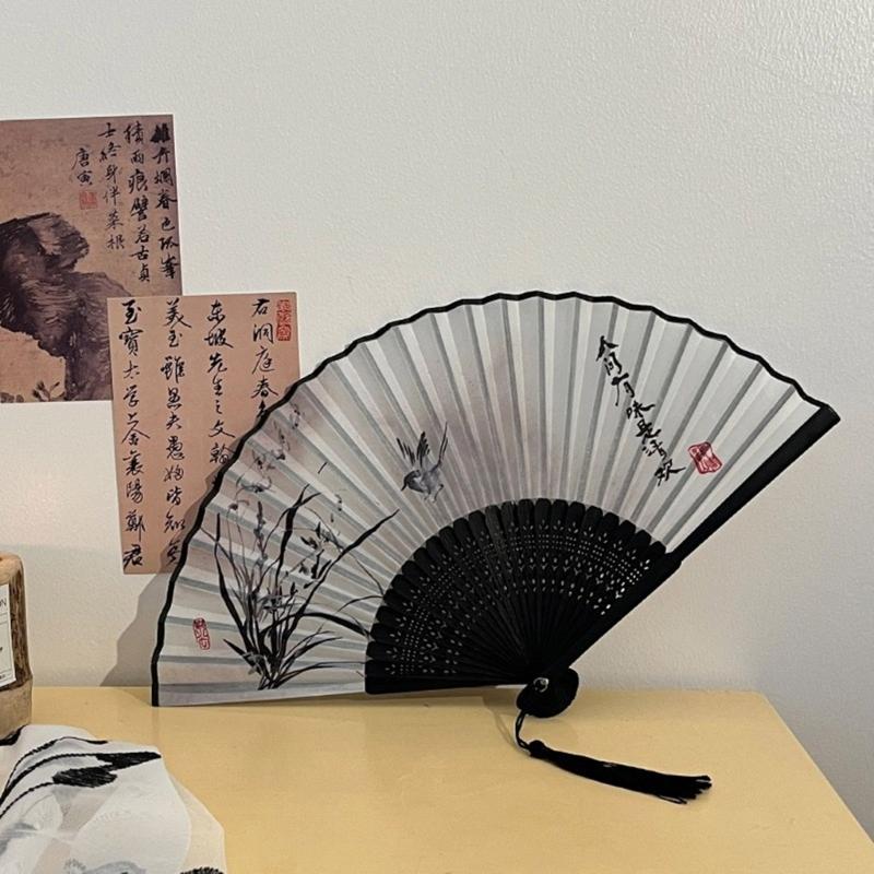 Handheld Wood Fabric Fan With Chinese Traditional Painting Calligraphy Fan for Outdoor Use Dance Fan
