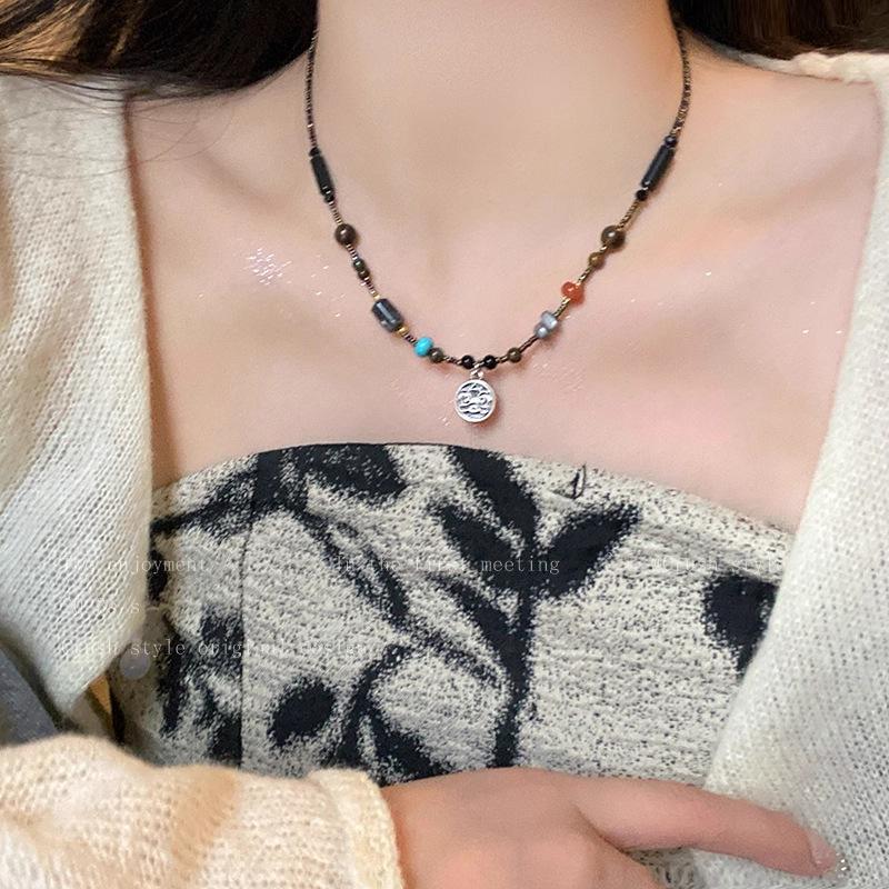 

Retro auspicious cloud beaded necklace, light luxury niche, high-end design, new sweater chain woman