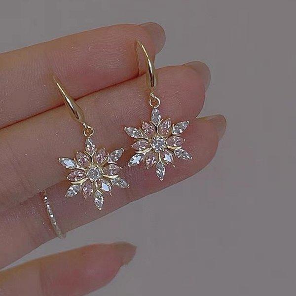 

Korean Fashion Rhinestone Firework Stud Earrings for Women Luxury Elegant Imitation Pearl Earrings Girls Wedding Jewelry Gift