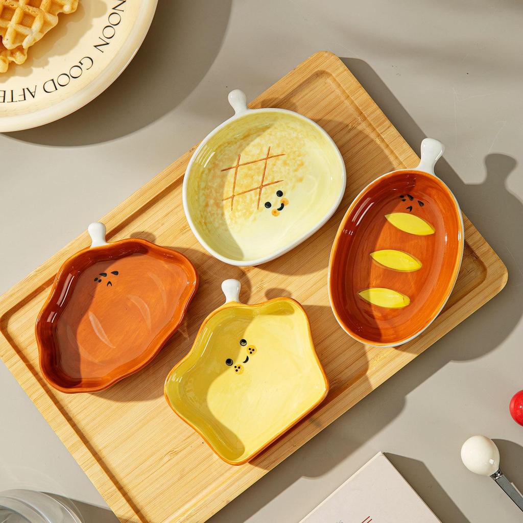 Cute bread-shaped ceramic sauce dish, cartoon smiley face condiment dish, creative kitchen dipping dish and snack dish tableware set.