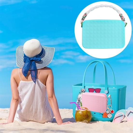 

1 комплект пляжной сумки с подвеской в виде цветка и брелком с карабином светло-серый