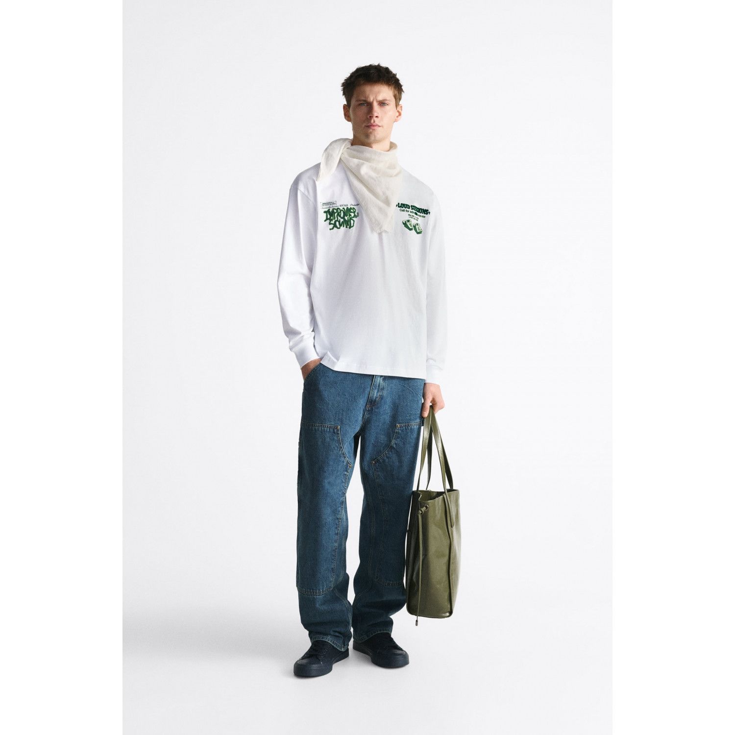 

CONTRAST PRINTED T-SHIRT