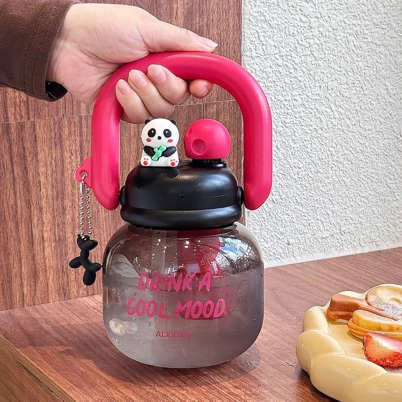 

High-Capacity Heat-Resistant Summer Straw Cup with Cartoon Design & Carry Handle 800ml чорний