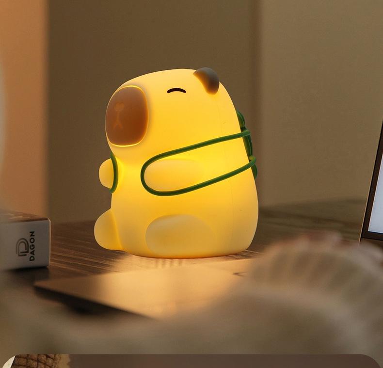 Capybara Silicone Night Light: Children's Seven-Color Bedside Lamp