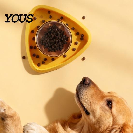 Interactive Dog Feeder Triangular Treat Dispenser, Slow Toy, Reward Cat Food Toy Training Fun Puzzle for Dogs Cats Mental Stimulation Pet