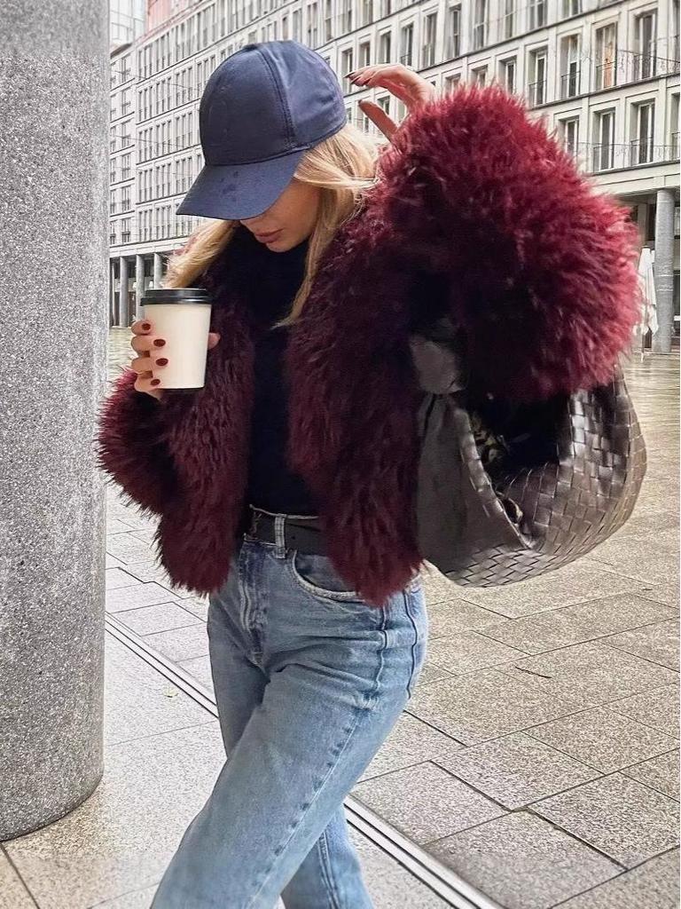 Women's Eco-friendly Faux Fur Coat - Autumn/Winter Celebrity Fashion 
