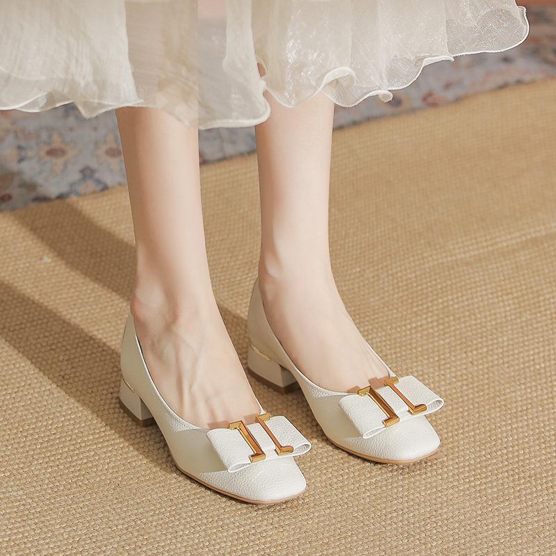 

Одиночные туфли женские новые легкие туфли на низком каблуке CM квадратная головка туфли женские из мягкой кожи черного цвета 39