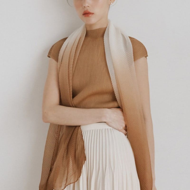 

Midocheu Pleated Soft Gras Scarf Gray_FREE