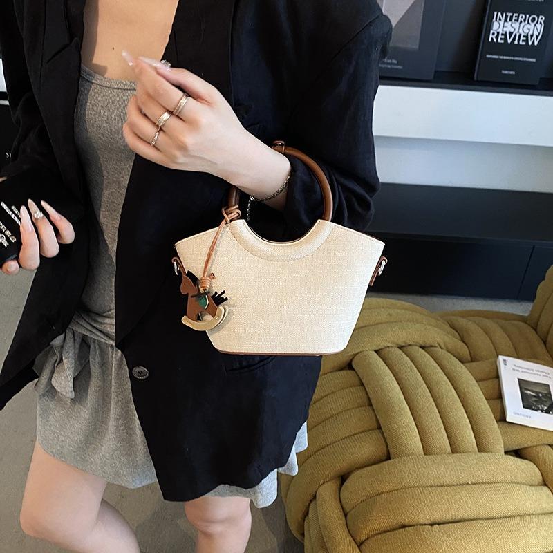 Premium bag women's new fashion trendy shoulder bag simple work commuter bucket bag