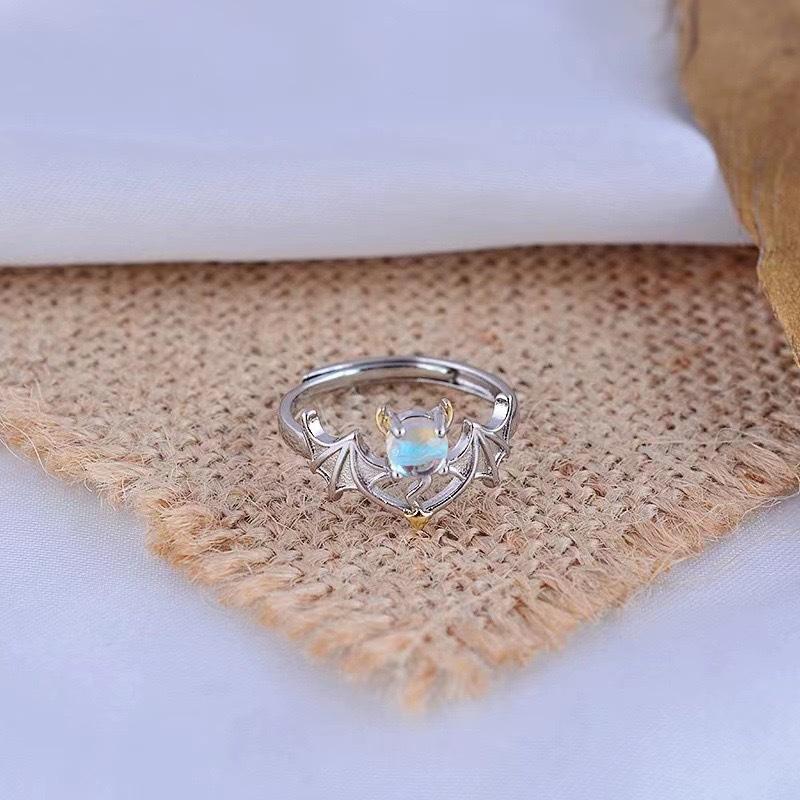 

Кольцо «Крылья ангела и дьявола» Женский нишевый дизайн Высококлассное инкрустированное лунным камнем парное кольцо Ювелирные изделия